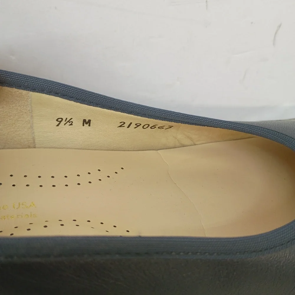 SAS Milano Leather Pump Heels Women's Size 9.5 M Navy Blue Round Toe Shoes